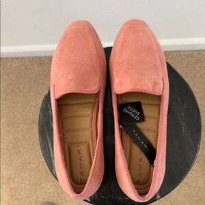 Tahari Tacey Blush Pink Suede Slip-On Loafers Flats Women’s size 6.5
